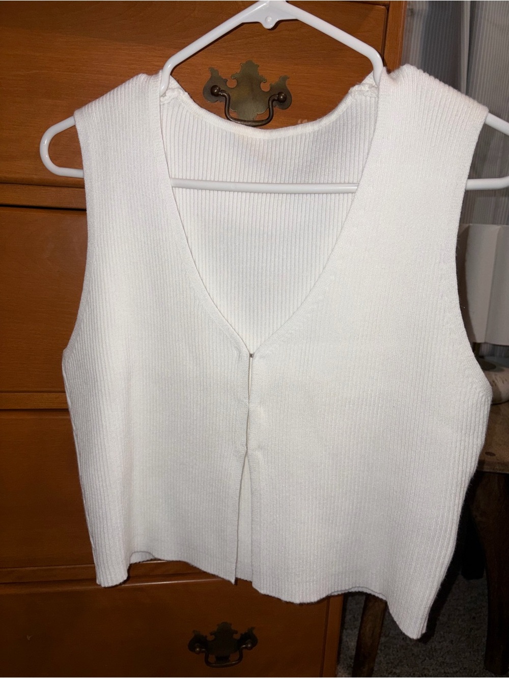V-Neck Ribbed Knit Sleeveless Top - White